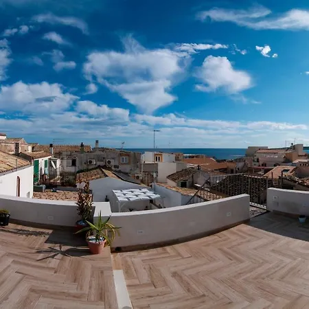 Lägenhet L'alba Di Ortigia A Due Passi Dal Mare